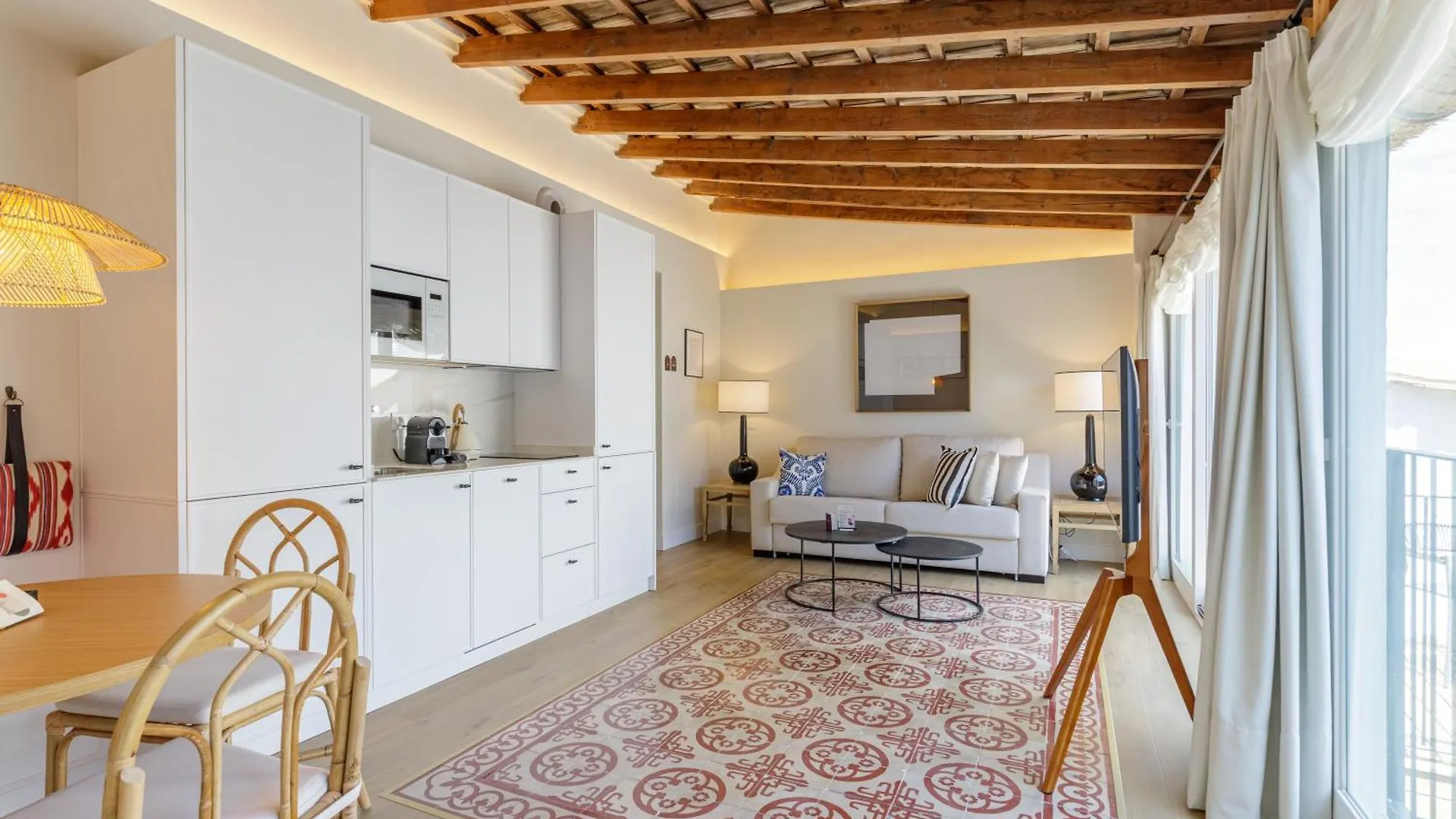 Palacio Vegafuente By Caleta Homes Malaga Apartment