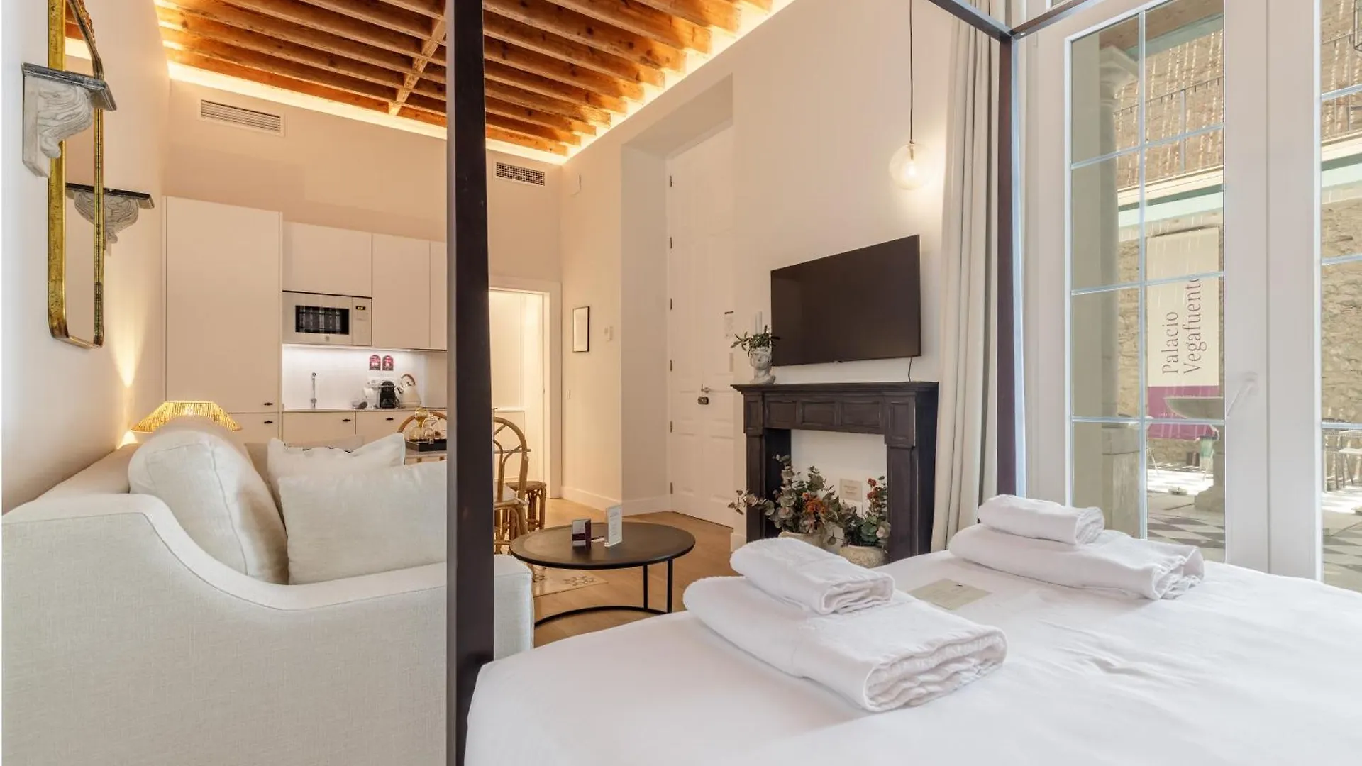Palacio Vegafuente By Caleta Homes Málaga