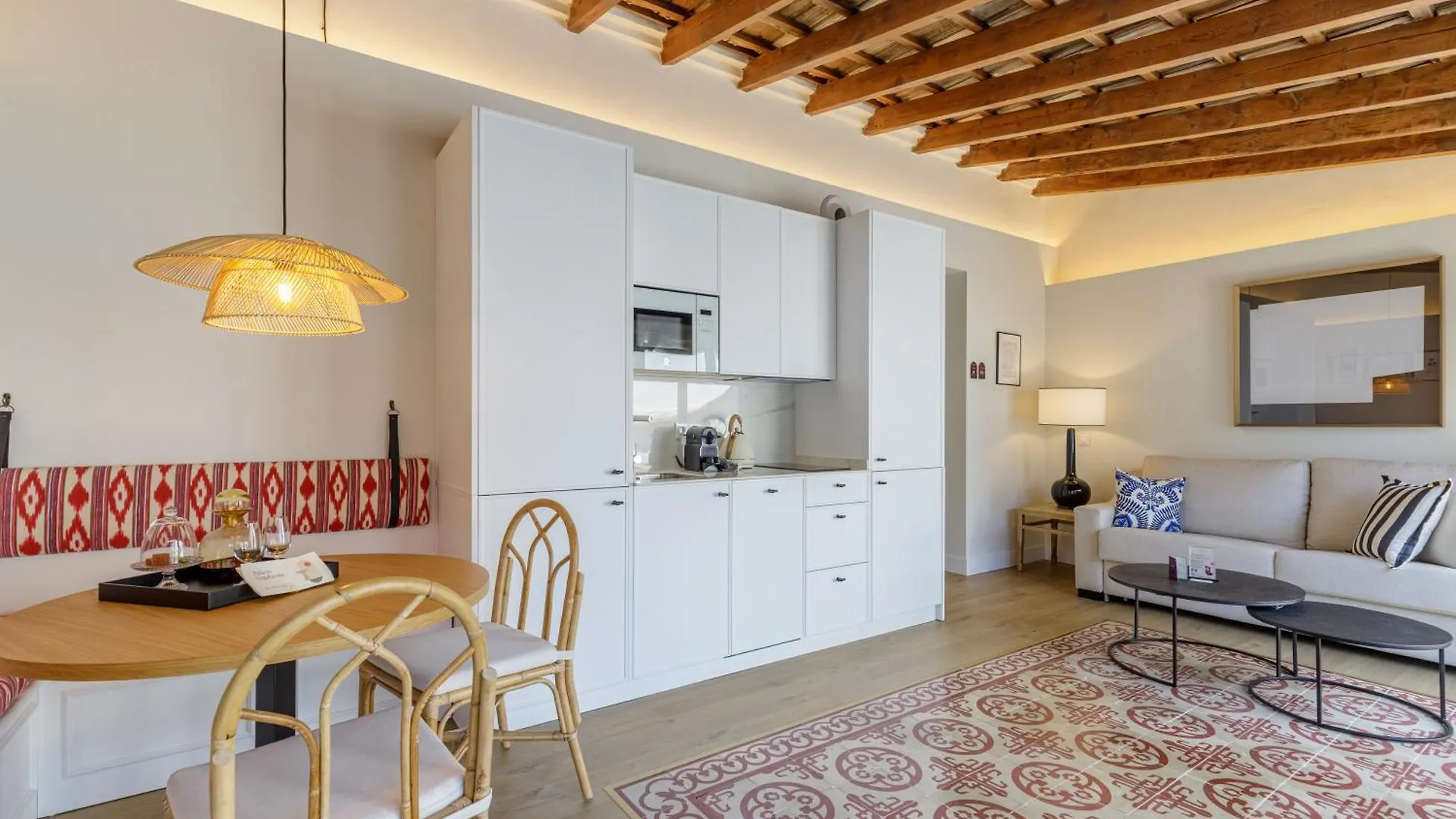 Palacio Vegafuente By Caleta Homes Malaga